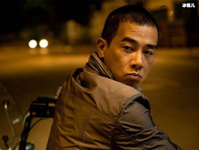 ​陈小春和张柏芝恋情始末 陈小春喜欢应采儿还是张柏芝