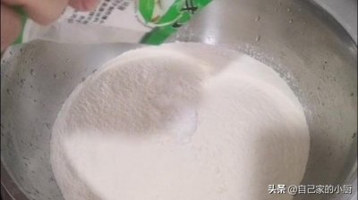 ​是不是馋了，今天教你做小肉饼，外皮酥脆，里面软乎，肉馅鲜香