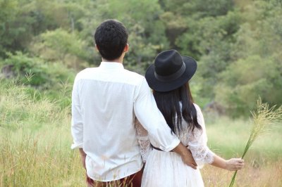 ​小说：婆婆送补汤，她趁机放安眠药给丈夫喝，丈夫表情冷漠，不喝