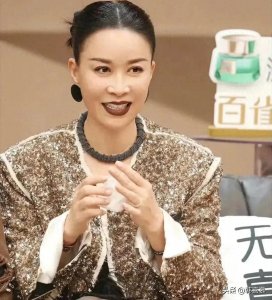 57岁歌王那英近况曝光,低调回国丈夫现身,和刀郎之争已处于下风