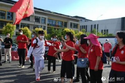 加油!全国多地高考现场实拍图