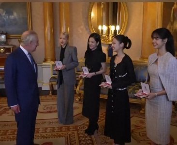 ​近日英国国王查理斯亲自接见了“疯马秀”主角LISA