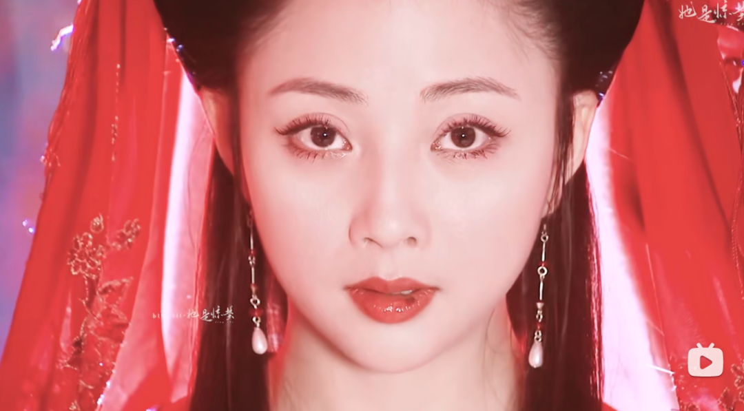 内娱最后一个性感女星,终于翻红