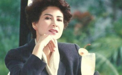 ​甄妮个人资料波大性感身材好 老公离世4年生女儿太情深