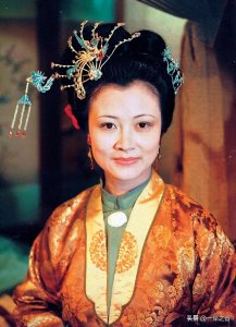 ​《红楼梦》剧组30岁女收发员，能演角色当副导演，背后干了不少事