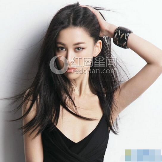 朱珠真空照上阵春光乍泄 朱珠家庭背景显赫吗