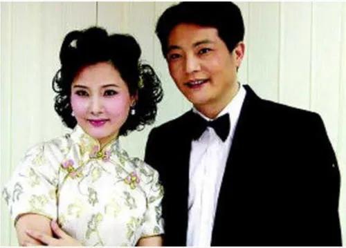 何赛飞与老公合影(老戏骨何赛飞被母亲抛弃)(22)