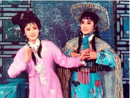 何赛飞与老公合影(老戏骨何赛飞被母亲抛弃)(7)