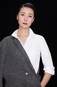 ​柯蓝个人资料简介，爷爷是开国将军的明星