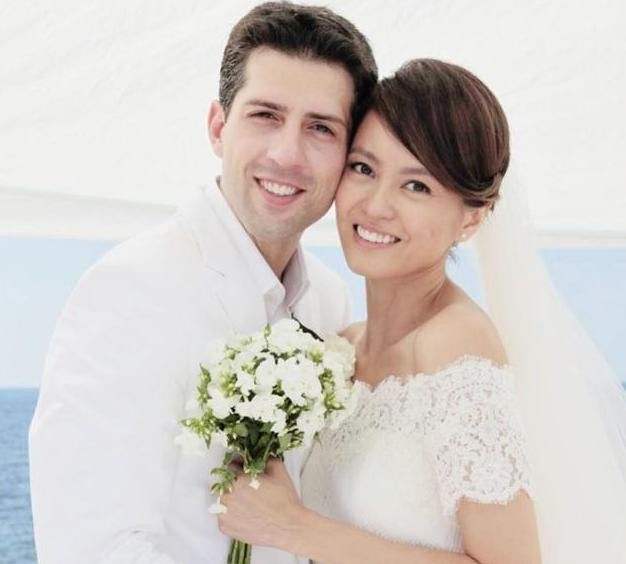 梁咏琪蛋糕事件始末（1999梁咏琪郑伊健恋爱）