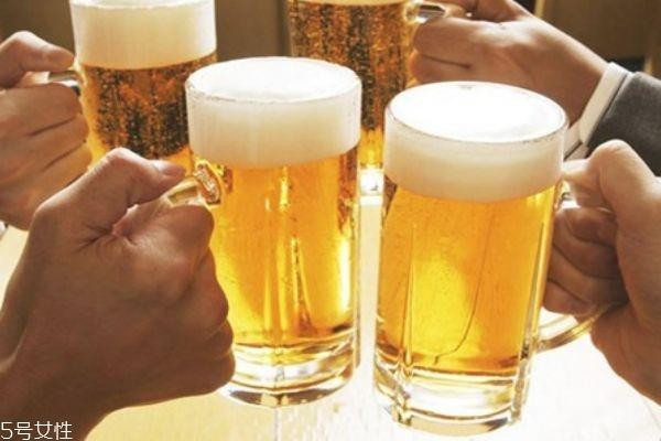 啤酒肚的危害 什么是啤酒肚 啤酒肚的危害 什么是啤酒肚