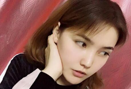 外表高冷内心火热