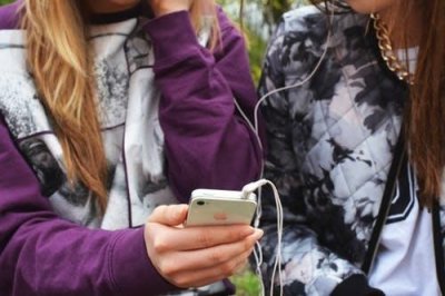 ​追女孩子日常聊天话题,晚上找女孩聊天聊点啥