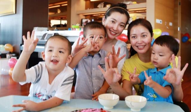 李冰冰颜值巅峰有多高(46岁李冰冰没结婚生娃却喜欢晒李雪儿女)(5)