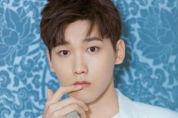 李小璐风波还没散去,贾乃亮旗下的当红小鲜肉再添风流韵事