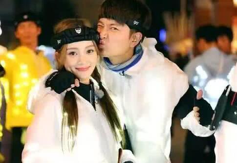 李小璐风波还没散去,贾乃亮旗下的当红小鲜肉再添风流韵事