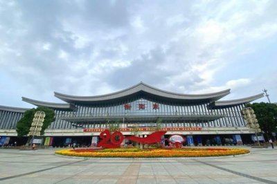 ​衡阳东站停车场收费标准，附近哪里停车便宜？