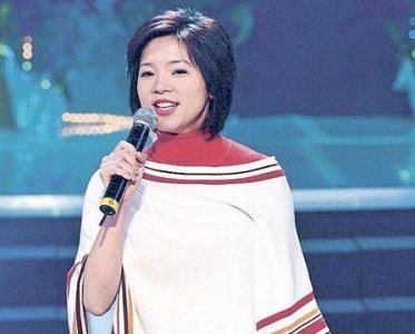 ​政坛玉女璩美凤：和情人的＂恩爱戏＂被闺蜜偷拍泄露，丑闻满天飞