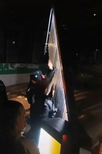 ​石家庄富贵城物业什么来头？竟敢阻拦业主回家？吃相也太难看了！
