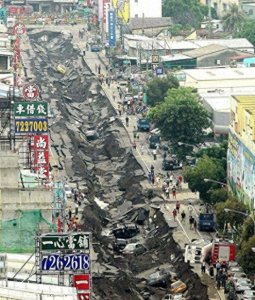​26张“不忍直视”的灾害照片，人类在大自然面前不堪一击