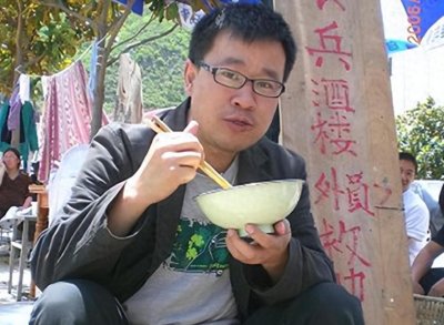 ​当年揭露 “三鹿奶粉” 的上海记者，4 年后辞职，如今他已判若两人