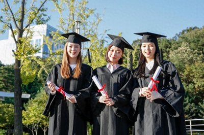 ​2025年上海大学在职研究生复试时间：3-4月悬念即将揭晓！