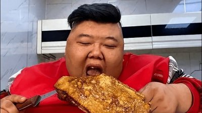 ​直播间美食奇遇：纯肥肉遇上红油，小七大口品尝直呼过瘾！