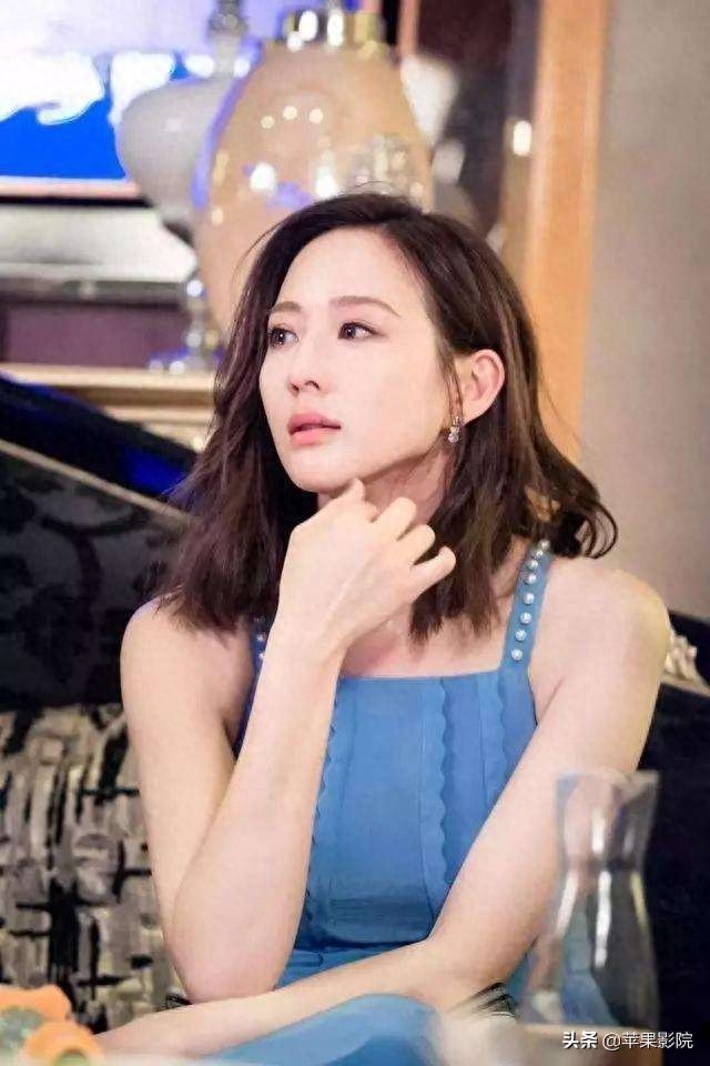 张钧甯素有“台湾第一气质美女”之称,也被称为“演艺圈女学霸”