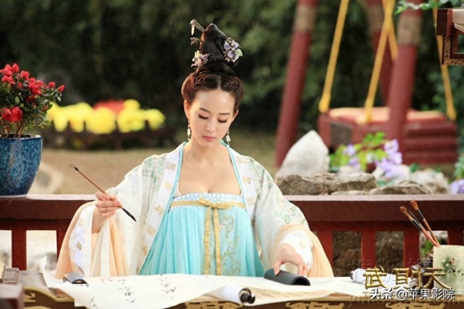 张钧甯素有“台湾第一气质美女”之称,也被称为“演艺圈女学霸”