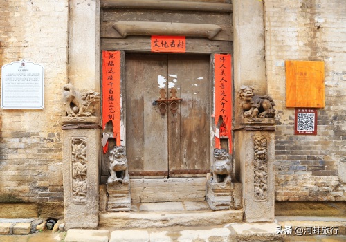 山西晋城良户村，大妈独自住在一座明清古城堡里，仿佛与世隔绝
