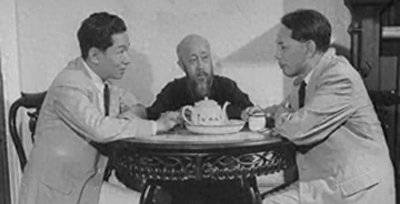 ​在中国现代史的波澜壮阔中，章伯钧的名字划过时代的天空。