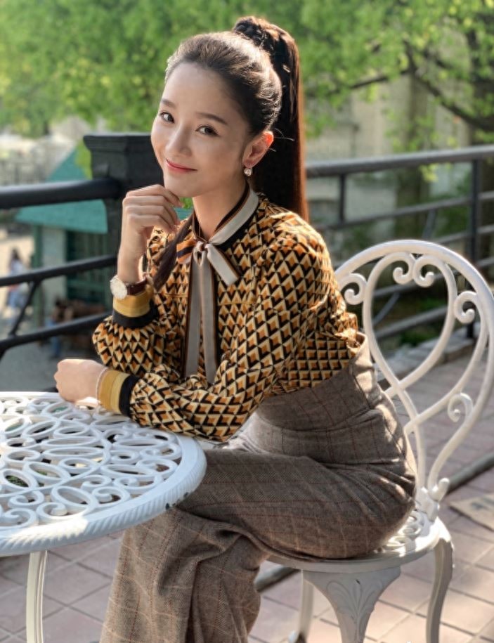肖燕,出生于贵州贵阳,中国内地女演员,气质清新灵动