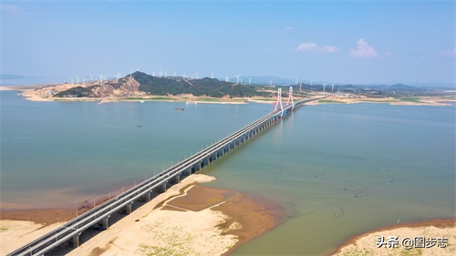 横跨鄱阳湖!航拍“东方百慕大”老爷庙水域上的鄱阳湖二桥