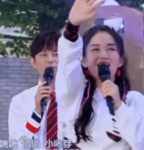 ​谢娜正式官宣二胎产女，大方分享宝宝小名，幸福称是跳跳取的