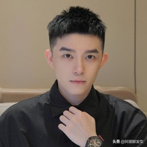 ​这3款男生短发随意打理都很帅，很适合年轻的小哥哥在夏季去剪！
