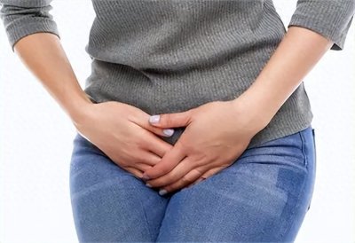 ​回顾:28岁女子外阴痒，医生用镊子夹出9只阴虱!阴有2个传播途径