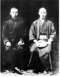 ​“不倒翁”张群