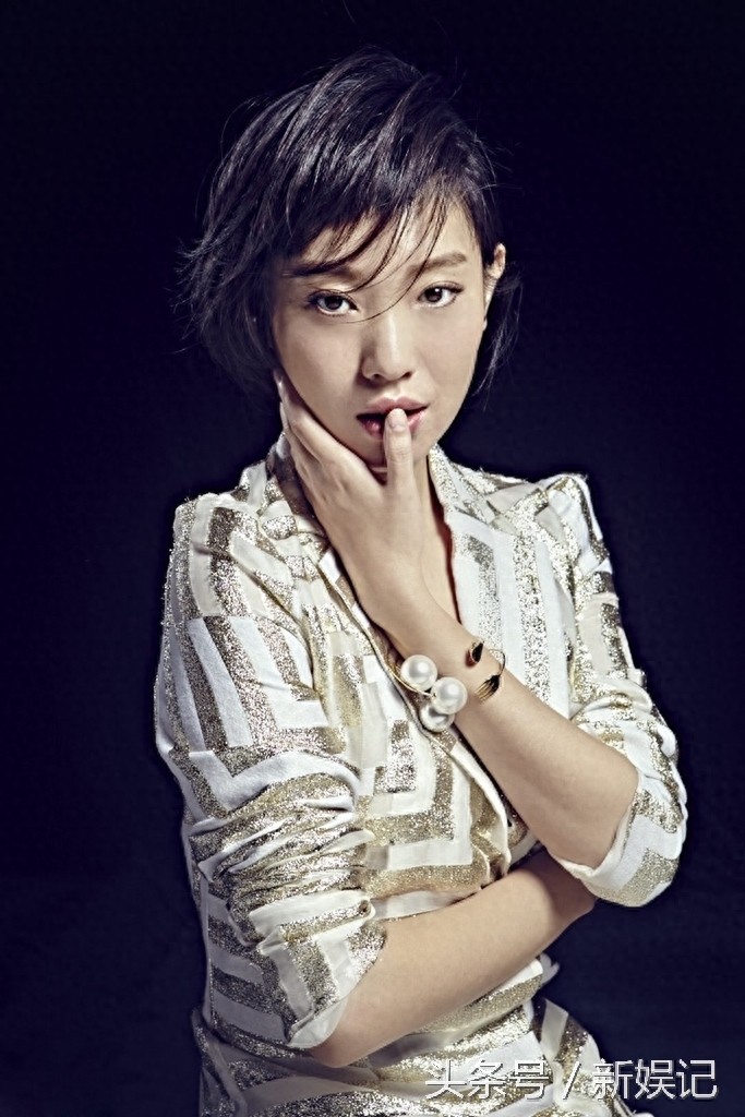 王佳佳职业女性气场大方时尚