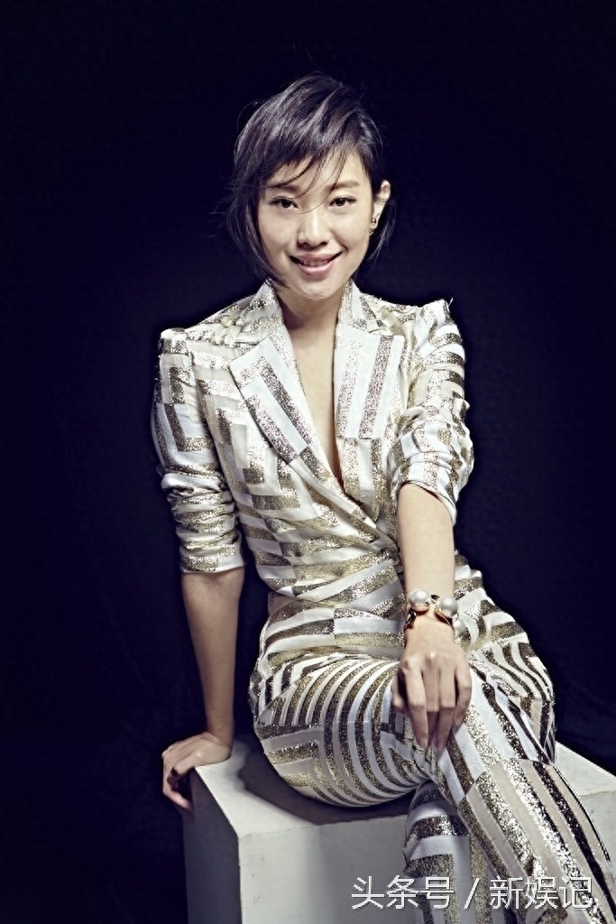 王佳佳职业女性气场大方时尚