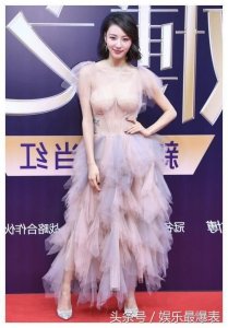 ​陈雅婷透视穿出新高度！既性感又不会走光