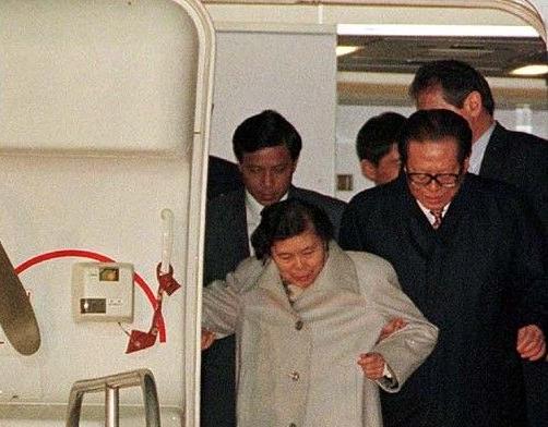 王淑华 王冶平什么关系 揭王冶平个人资料及家庭背景