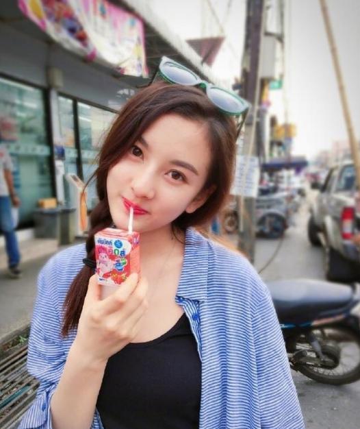曾经整个娱乐圈都在等她长大, 如今完全长开了, 网友大呼小美人