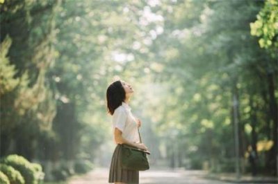 ​对女朋友说的关心人的话，夸赞女朋友的话