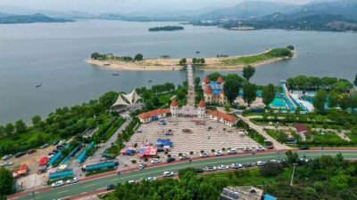 ​济南雪野蓝湾欢乐岛水上乐园今天开园啦！快来解锁夏天的乐趣吧！