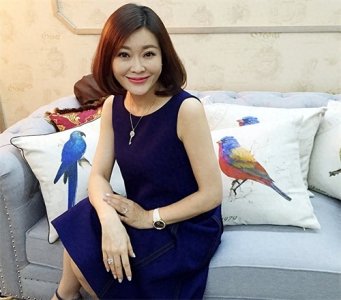 ​王小骞：和丈夫坚持丁克15年愁坏婆婆，41岁意外得子全家乐开怀