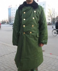 ​军大衣爆火后，“老棉裤”又开始流行，实用主义才是时尚趋势?