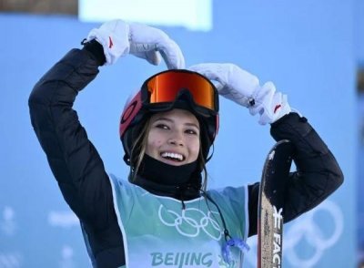 ​谷爱凌回应“青蛙公主”来源：9岁时滑雪戴青蛙头盔，滑雪队爱起外号就叫我青