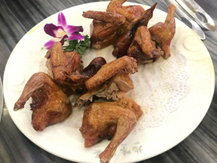 石岐乳鸽,补肝肾、益精气佳品