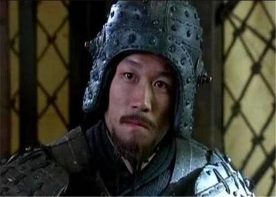 ​吕布的一位部将，在巨野之战中丧命，最终成为了河东薛氏的先祖