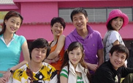 九年前的《奋斗》六大主演:第一位产三子,第五位遭诈捐?